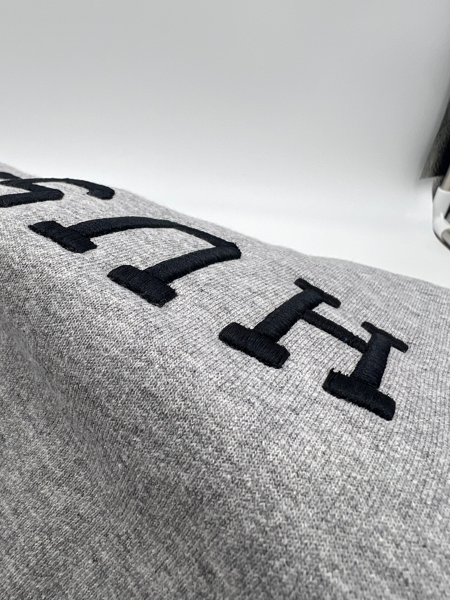 Huskies Puff Crewneck